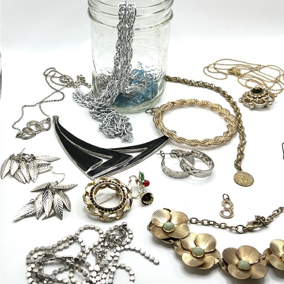 Costume Jewelry Bundle - Picture 15 of 15